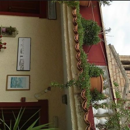 Aeginitiko Archontiko Leilighet Aegina Eksteriør bilde